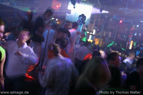 Energy Rave mit ATB und Woody Van Eyden am 15.05.2004 - img_0657.jpg - eimage.de - Event Fotos 