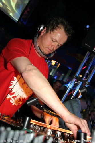 Energy Rave mit ATB und Woody Van Eyden am 15.05.2004 - img_0841.jpg - eimage.de - Event Fotos 
