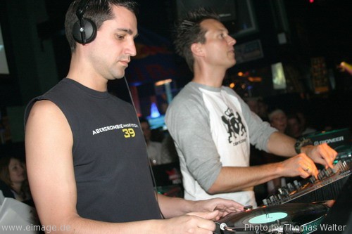 Blank and Jones am 19.05.2004 - img_1246.jpg - eimage.de - Event Fotos 