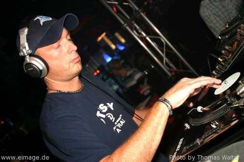 DJ Wag am 09.07.2004 - img_8542.jpg - eimage.de - Event Fotos 