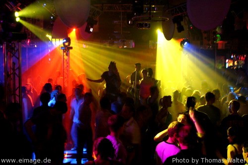 Energy Rave Sunshine Live Special am 15.05.2005 - img_5627.jpg - eimage.de - Event Fotos 