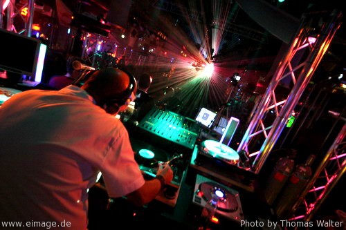 Energy Rave Sunshine Live Special am 15.05.2005 - img_5700.jpg - eimage.de - Event Fotos 