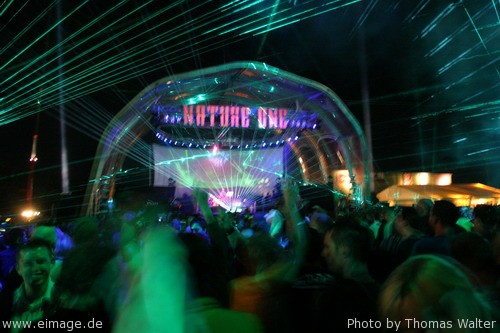 Nature One 2005 (Day Two) Raketenbasis Pydna bei Kastellaun am 06.08.2005 - img_a299.jpg - eimage.de - Event Fotos 