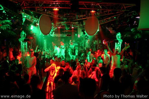 Die groe Welcome to the Club Jahresparty am 02.10.2005 - img_5702.jpg - eimage.de - Event Fotos 