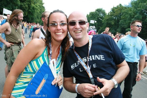 Loveparade 2006 Love is Back in Berlin Part 1 am 15.07.2006 - img_3352.jpg - eimage.de - Event Fotos 