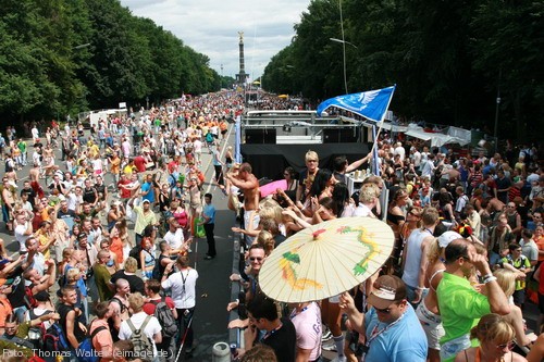 Loveparade 2006 Love is Back in Berlin Part 1 am 15.07.2006 - img_3403.jpg - eimage.de - Event Fotos 