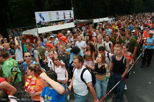 Loveparade 2006 Love is Back in Berlin Part 1 am 15.07.2006 - img_3418.jpg - eimage.de - Event Fotos 