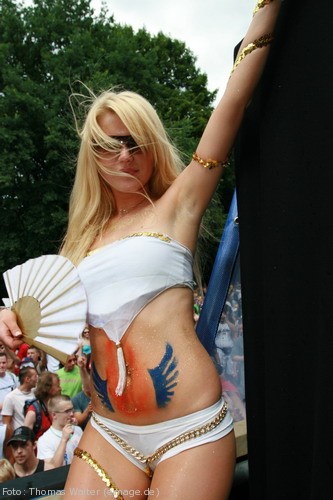 Loveparade 2006 Love is Back in Berlin Part 1 am 15.07.2006 - img_3426.jpg - eimage.de - Event Fotos 