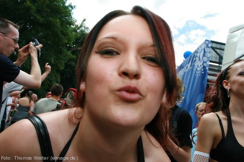 Loveparade 2006 Love is Back in Berlin Part 1 am 15.07.2006 - img_3437.jpg - eimage.de - Event Fotos 