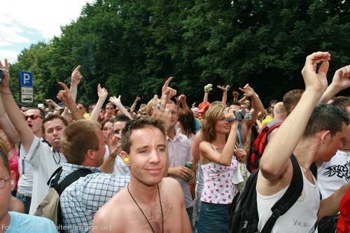Loveparade 2006 Love is Back in Berlin Part 1 am 15.07.2006 - img_3446.jpg - eimage.de - Event Fotos 