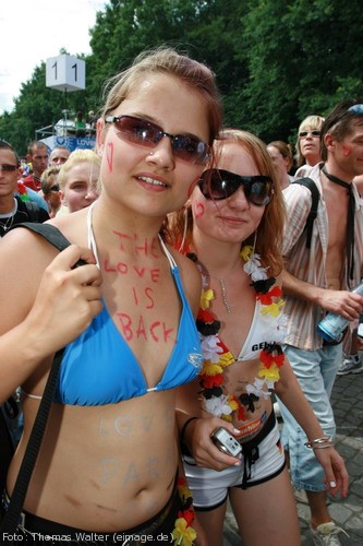 Loveparade 2006 Love is Back in Berlin Part 1 am 15.07.2006 - img_3455.jpg - eimage.de - Event Fotos 