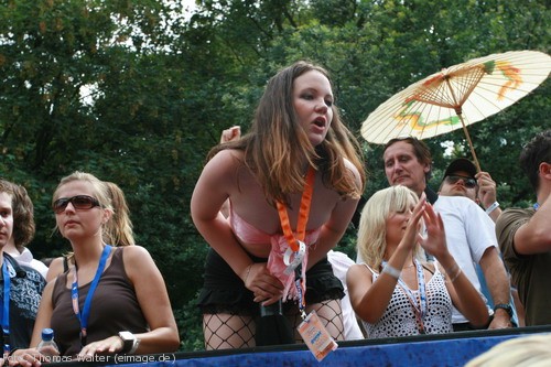 Loveparade 2006 Love is Back in Berlin Part 1 am 15.07.2006 - img_3457.jpg - eimage.de - Event Fotos 