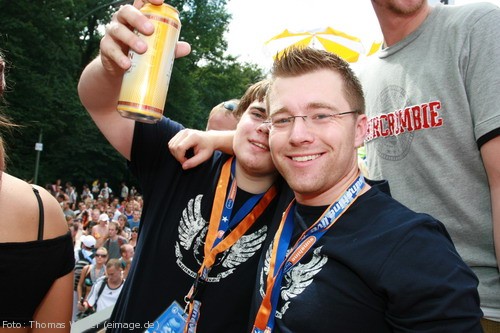Loveparade 2006 Love is Back in Berlin Part 1 am 15.07.2006 - img_3464.jpg - eimage.de - Event Fotos 