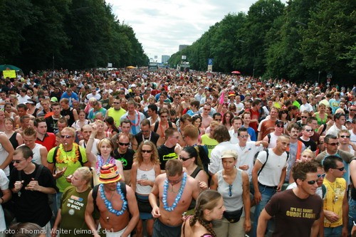 Loveparade 2006 Love is Back in Berlin Part 1 am 15.07.2006 - img_3470.jpg - eimage.de - Event Fotos 