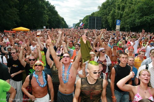 Loveparade 2006 Love is Back in Berlin Part 1 am 15.07.2006 - img_3475.jpg - eimage.de - Event Fotos 