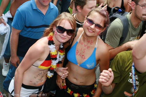 Loveparade 2006 Love is Back in Berlin Part 1 am 15.07.2006 - img_3515.jpg - eimage.de - Event Fotos 