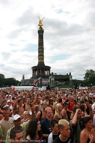 Loveparade 2006 Love is Back in Berlin Part 1 am 15.07.2006 - img_3522.jpg - eimage.de - Event Fotos 