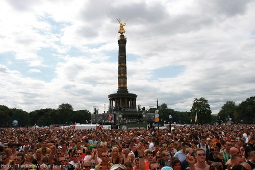 Loveparade 2006 Love is Back in Berlin Part 1 am 15.07.2006 - img_3525.jpg - eimage.de - Event Fotos 
