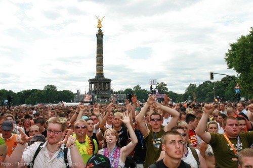 Loveparade 2006 Love is Back in Berlin Part 1 am 15.07.2006 - img_3529.jpg - eimage.de - Event Fotos 