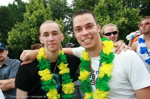 Loveparade 2006 Love is Back in Berlin Part 1 am 15.07.2006 - img_3558.jpg - eimage.de - Event Fotos 