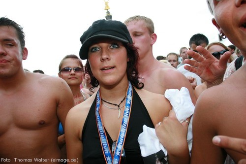Loveparade 2006 Love is Back in Berlin Part 1 am 15.07.2006 - img_3562.jpg - eimage.de - Event Fotos 
