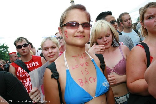 Loveparade 2006 Love is Back in Berlin Part 1 am 15.07.2006 - img_3563.jpg - eimage.de - Event Fotos 