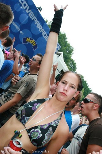 Loveparade 2006 Love is Back in Berlin Part 1 am 15.07.2006 - img_3608.jpg - eimage.de - Event Fotos 