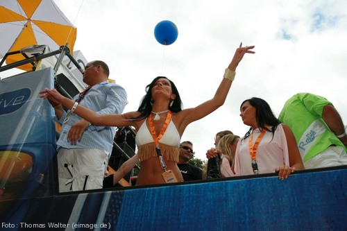 Loveparade 2006 Love is Back in Berlin Part 1 am 15.07.2006 - img_3615.jpg - eimage.de - Event Fotos 