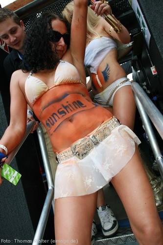 Loveparade 2006 Love is Back in Berlin Part 1 am 15.07.2006 - img_3628.jpg - eimage.de - Event Fotos 