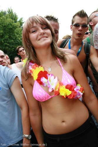 Loveparade 2006 Love is Back in Berlin Part 1 am 15.07.2006 - img_3637.jpg - eimage.de - Event Fotos 