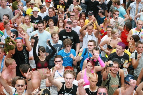 Loveparade 2006 Love is Back in Berlin Part 1 am 15.07.2006 - img_3666.jpg - eimage.de - Event Fotos 