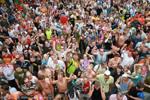 Loveparade 2006 Love is Back in Berlin Part 1 am 15.07.2006 - img_3670.jpg - eimage.de - Event Fotos 
