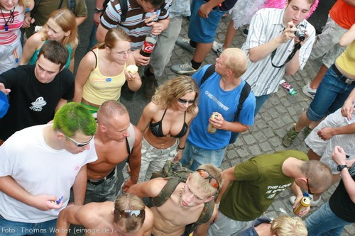 Loveparade 2006 Love is Back in Berlin Part 1 am 15.07.2006 - img_3672.jpg - eimage.de - Event Fotos 