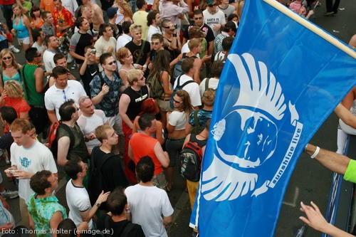 Loveparade 2006 Love is Back in Berlin Part 1 am 15.07.2006 - img_3747.jpg - eimage.de - Event Fotos 