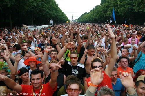 Loveparade 2006 Love is Back in Berlin Part 1 am 15.07.2006 - img_3784.jpg - eimage.de - Event Fotos 