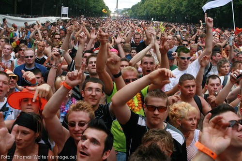 Loveparade 2006 Love is Back in Berlin Part 1 am 15.07.2006 - img_3787.jpg - eimage.de - Event Fotos 