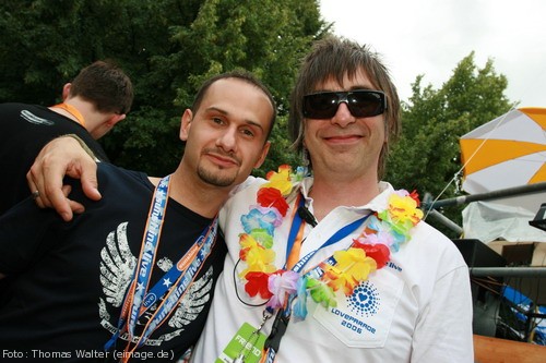 Loveparade 2006 Love is Back in Berlin Part 1 am 15.07.2006 - img_3821.jpg - eimage.de - Event Fotos 