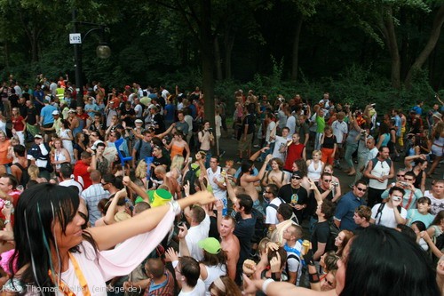 Loveparade 2006 Love is Back in Berlin Part 1 am 15.07.2006 - img_3833.jpg - eimage.de - Event Fotos 