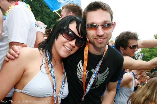 Loveparade 2006 Love is Back in Berlin Part 1 am 15.07.2006 - img_3837.jpg - eimage.de - Event Fotos 