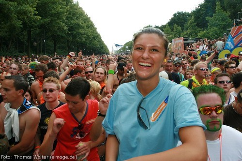 Loveparade 2006 Love is Back in Berlin Part 1 am 15.07.2006 - img_3839.jpg - eimage.de - Event Fotos 