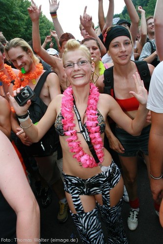 Loveparade 2006 Love is Back in Berlin Part 1 am 15.07.2006 - img_3843.jpg - eimage.de - Event Fotos 