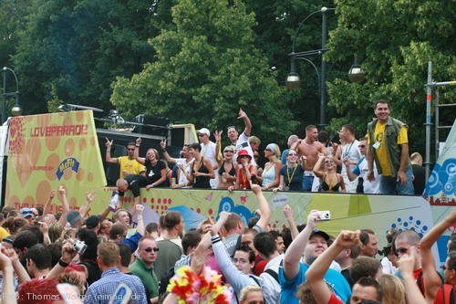 Loveparade 2006 Love is Back in Berlin Part 1 am 15.07.2006 - img_3847.jpg - eimage.de - Event Fotos 