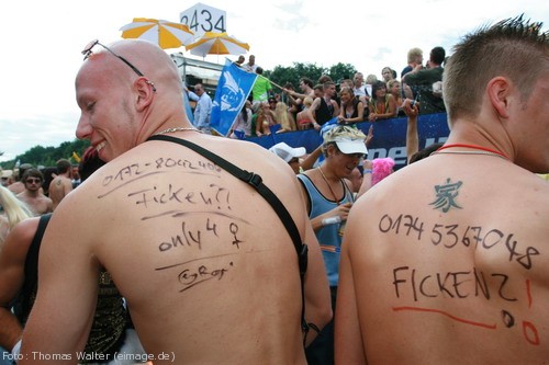 Loveparade 2006 Love is Back in Berlin Part 1 am 15.07.2006 - img_3855.jpg - eimage.de - Event Fotos 