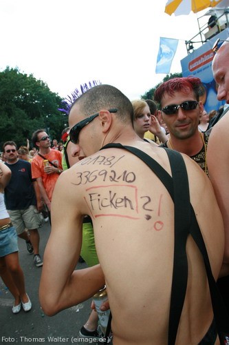 Loveparade 2006 Love is Back in Berlin Part 1 am 15.07.2006 - img_3858.jpg - eimage.de - Event Fotos 