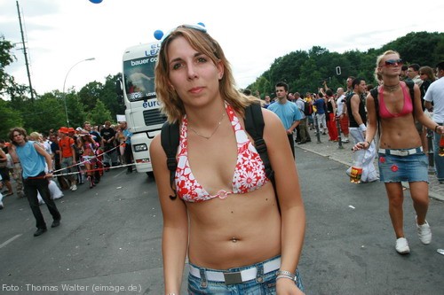 Loveparade 2006 Love is Back in Berlin Part 1 am 15.07.2006 - img_3864.jpg - eimage.de - Event Fotos 