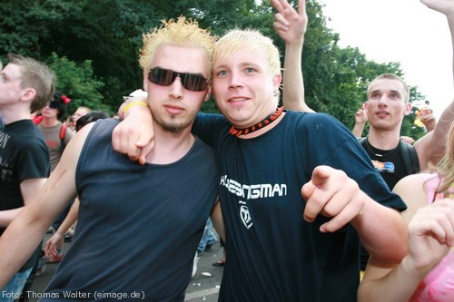 Loveparade 2006 Love is Back in Berlin Part 1 am 15.07.2006 - img_3888.jpg - eimage.de - Event Fotos 