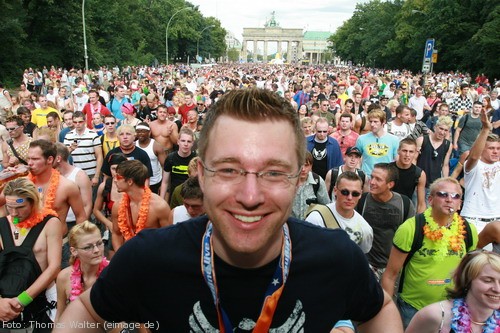 Loveparade 2006 Love is Back in Berlin Part 1 am 15.07.2006 - img_3932.jpg - eimage.de - Event Fotos 