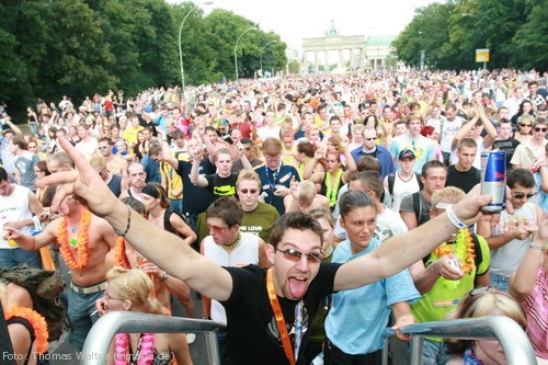 Loveparade 2006 Love is Back in Berlin Part 1 am 15.07.2006 - img_3933.jpg - eimage.de - Event Fotos 
