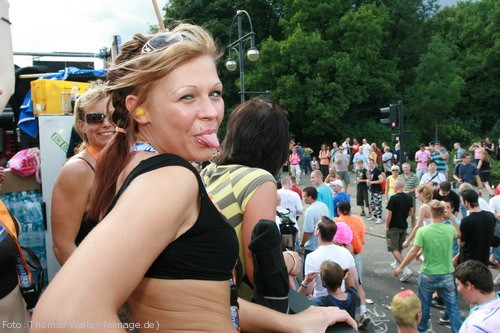 Loveparade 2006 Love is Back in Berlin Part 1 am 15.07.2006 - img_3954.jpg - eimage.de - Event Fotos 