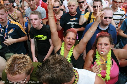 Loveparade 2006 Love is Back in Berlin Part 1 am 15.07.2006 - img_3965.jpg - eimage.de - Event Fotos 